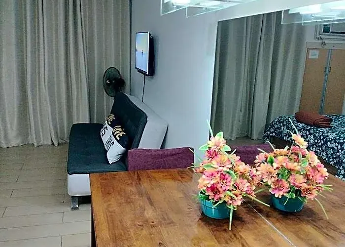 Rqui Condotel Infront Of Naia Terminal 3 3* 마닐라