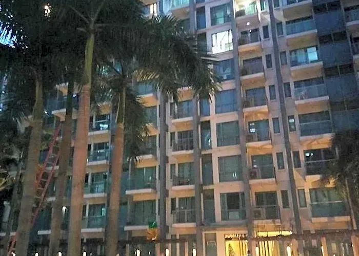 Rqui Condotel Infront Of Naia Terminal 3 3* 마닐라